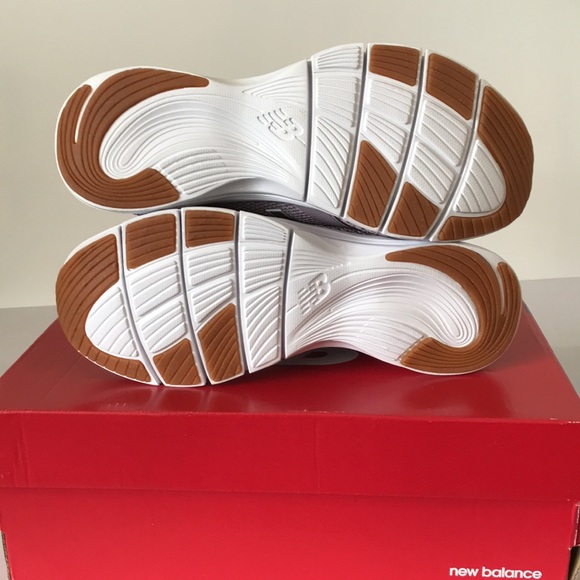 New Balance Mesh Lace Up Sneakers Size: 8W - Picture 8 of 8